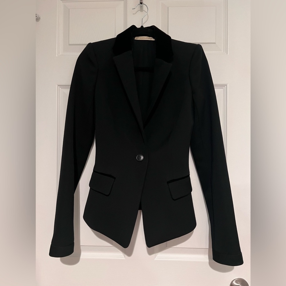 Perfect Jacket! Jeans, tight skirt, dress pants. Add some class with this piece!